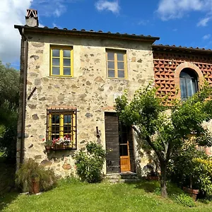  Ferienhaus La Casina Dei Frati