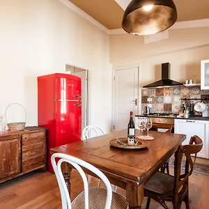  Appartamento Affordable With A View In The Heart Of